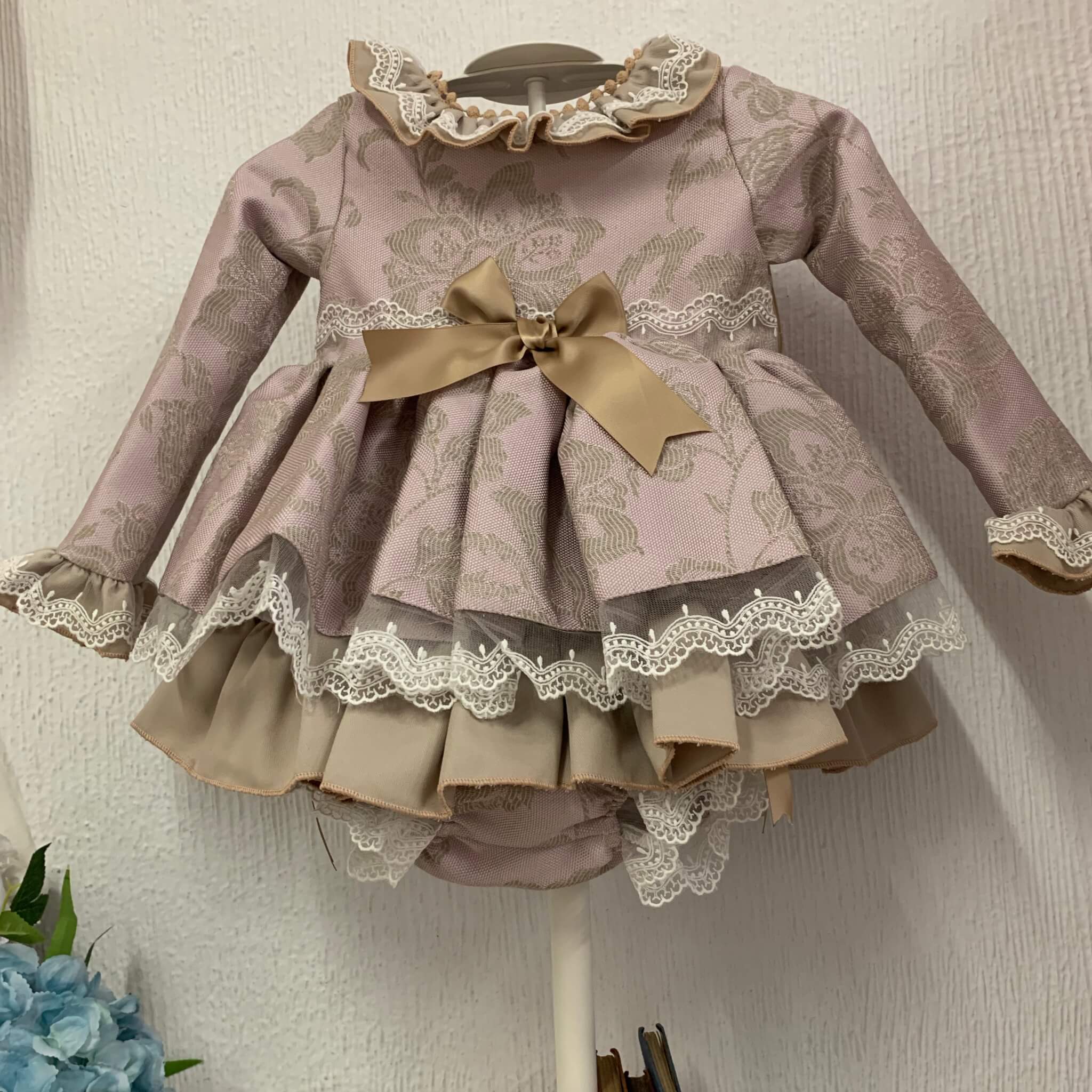 Diamante jesusito de vuelo con braga rosa