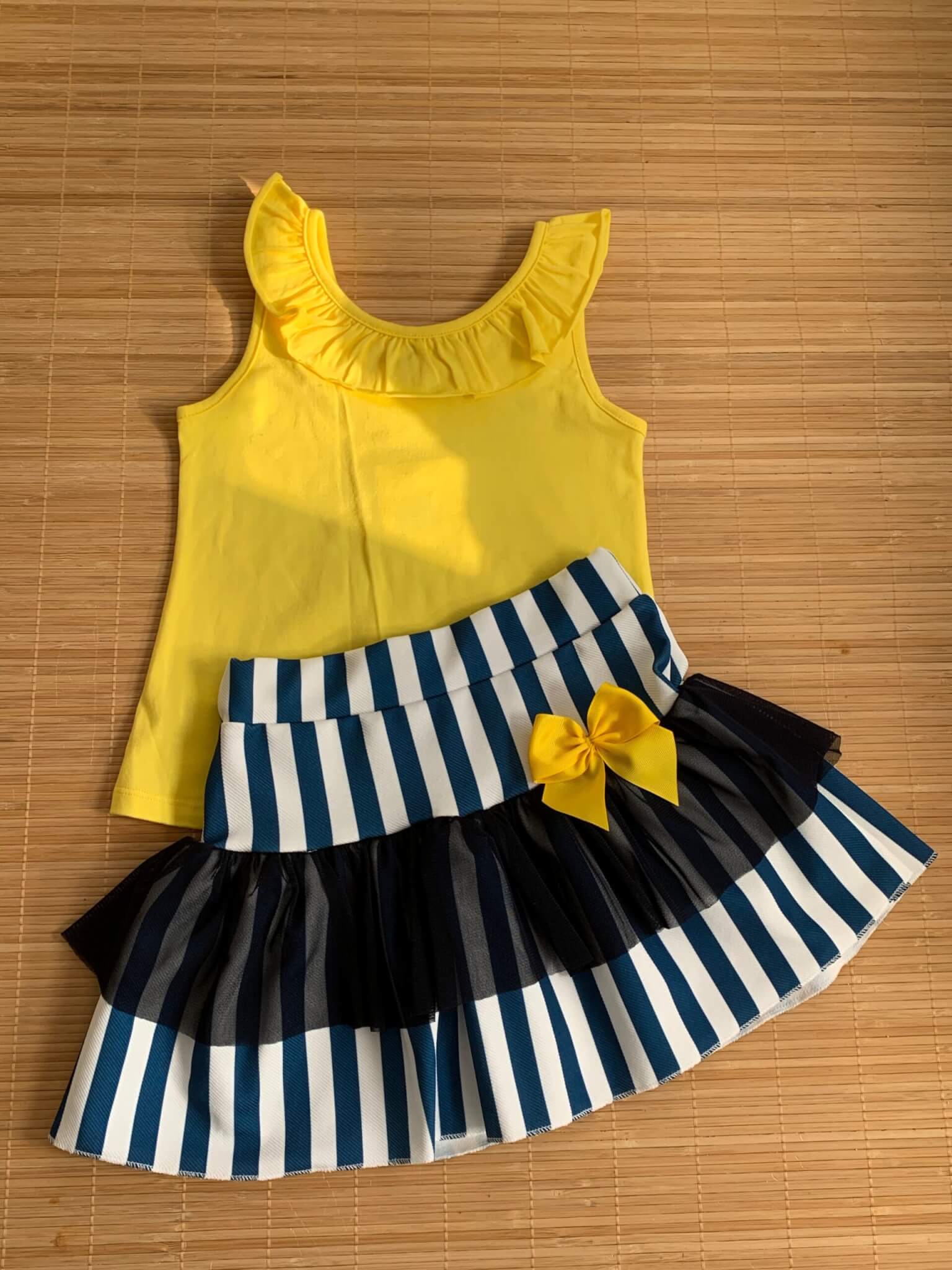 Conjunto de falda amarillo-marino