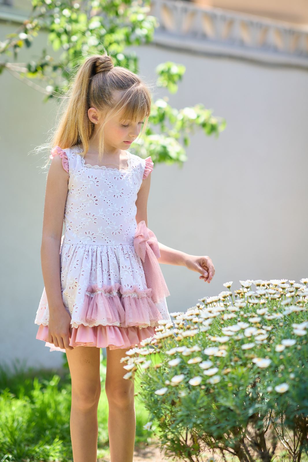 Vestidos de ceremonia para niña, arras, pajes de boda, comunión, fiesta y bautizo. Diseñado y confeccionado en España con mucho mimo.